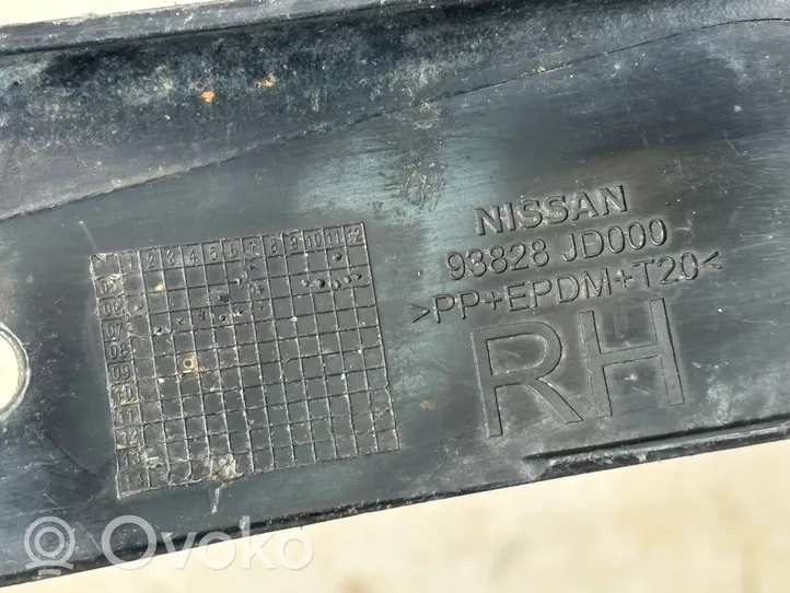 Nissan Qashqai Takalokasuojan koristelista 93828JD000