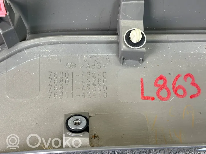 Toyota RAV 4 (XA50) Takaluukun rekisterikilven valon palkki 76801-42240