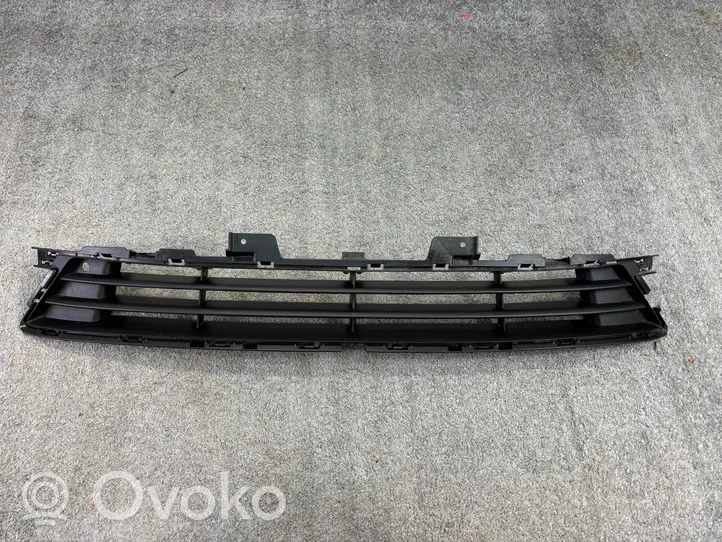 Opel Zafira C Front bumper lower grill 341601492