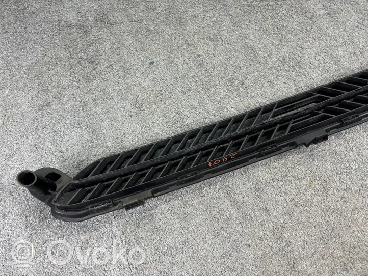 Citroen C4 III e-C4 Grille inférieure de pare-chocs avant 9834691980