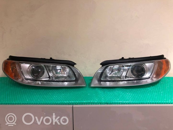 Volvo V70 Lampy przednie / Komplet 31214347