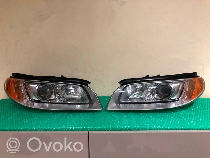 Volvo XC70 Lot de 2 lampes frontales / phare 31383540