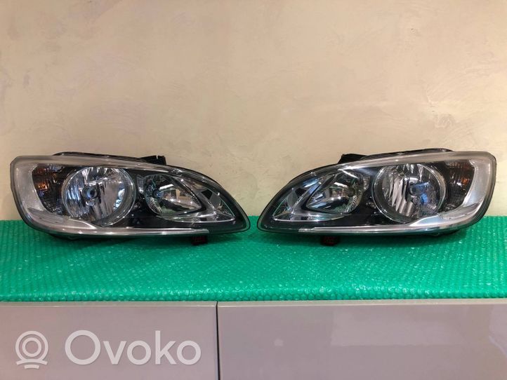 Volvo V60 Lampy przednie / Komplet 31420269
