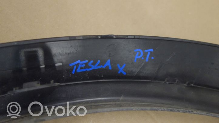 Tesla Model X Bande de garniture d’arche arrière 103529100E