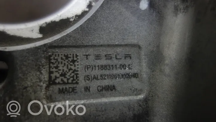 Tesla Model Y Fuso a snodo con mozzo ruota anteriore 118831100E