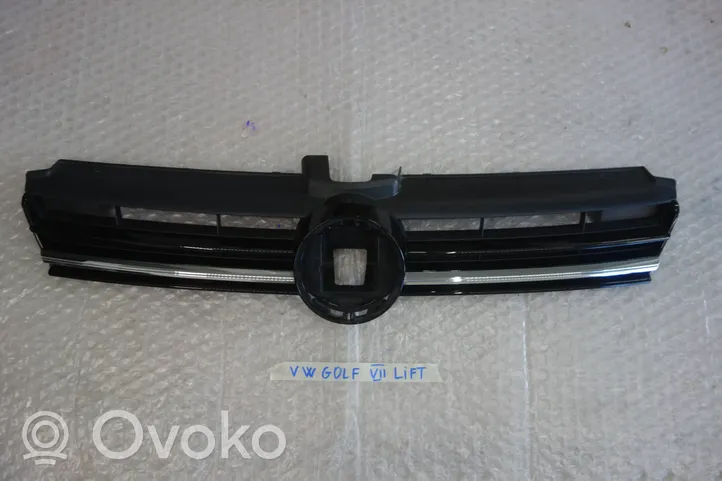 Volkswagen Golf VII Maskownica / Grill / Atrapa górna chłodnicy 5G0853653Q