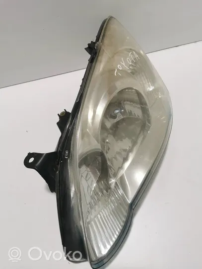 Toyota Corolla E120 E130 Lampa przednia 8115002381