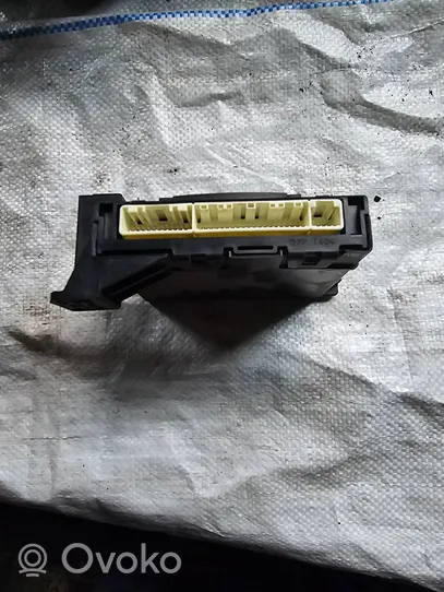 Toyota RAV 4 (XA30) Module confort 8865042230