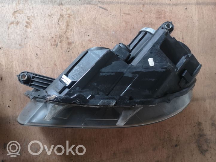 Volkswagen Scirocco Lampa przednia 1K8941005