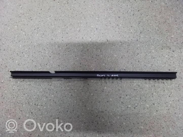 Subaru Outback (BT) Rivestimento portellone scorrevole 