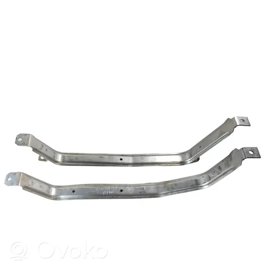 Subaru Outback (BT) Sangle de réservoir de carburant Z1100352