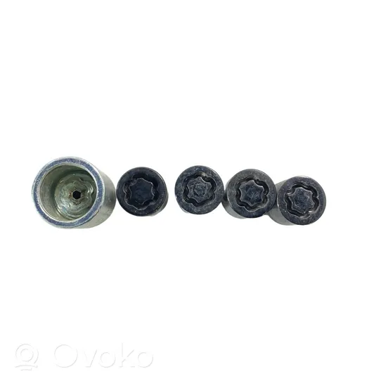 Subaru Outback (BT) Dadi antifurto e blocco ruota 046155