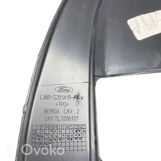 Ford Escape IV Rivestimento modanatura del vetro della portiera anteriore LJ6BS201A19AEW