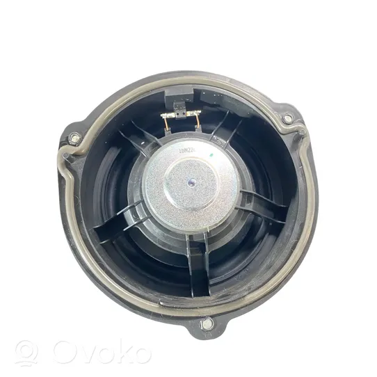 Audi Q3 F3 Takaoven kaiutin 83A035411