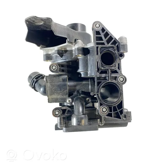 Audi Q3 F3 Pompa wody 06L121111P