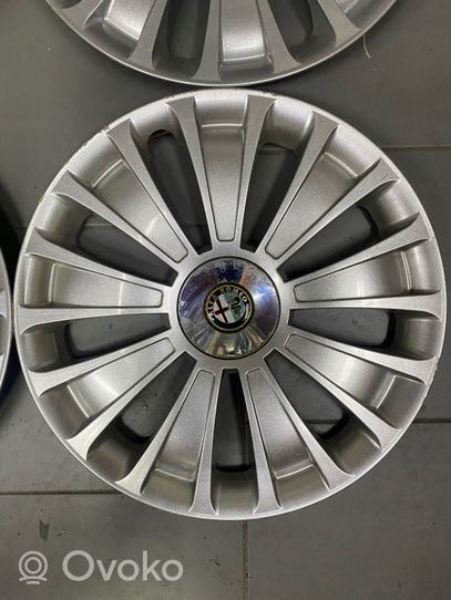 Alfa Romeo Mito R16 wheel hub/cap/trim 