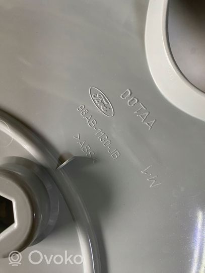 Ford Fiesta R14 wheel hub/cap/trim 