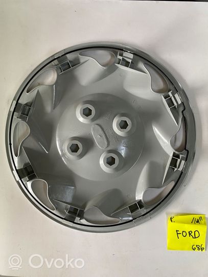 Ford Fiesta R14 wheel hub/cap/trim 