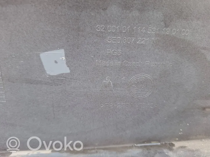 Skoda Octavia Mk3 (5E) Zderzak przedni 5E0807221M