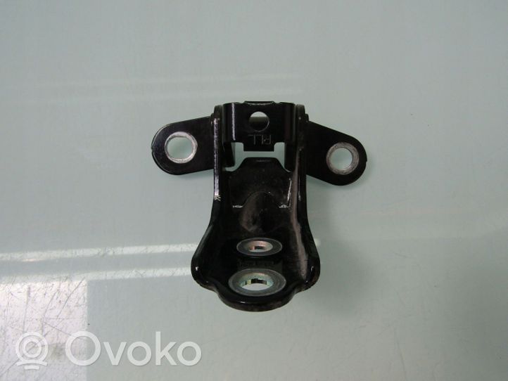 KIA Stonic Rear door lower hinge 