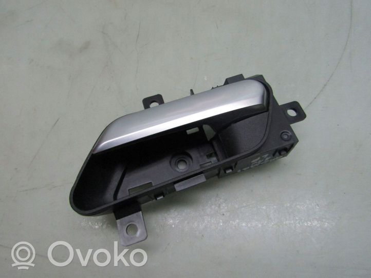 Nissan Qashqai J12 Klamka wewnętrzna drzwi przednich 806716UA0A