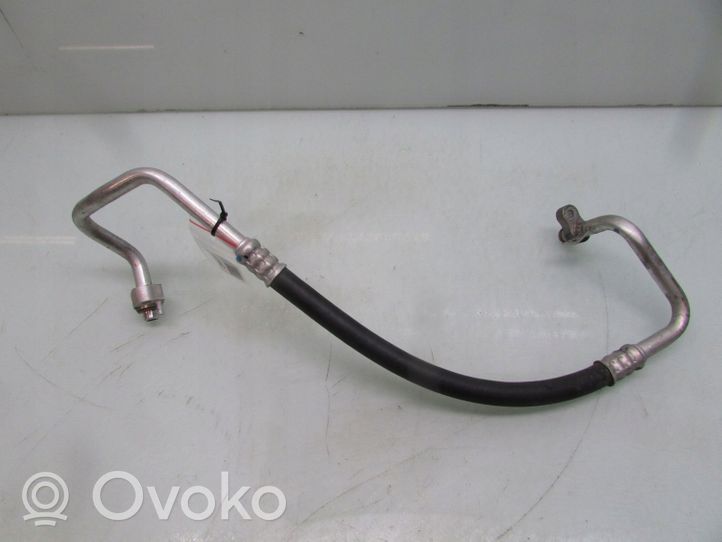 Infiniti Q30 Ilmastointilaitteen putki (A/C) 924905DC3A