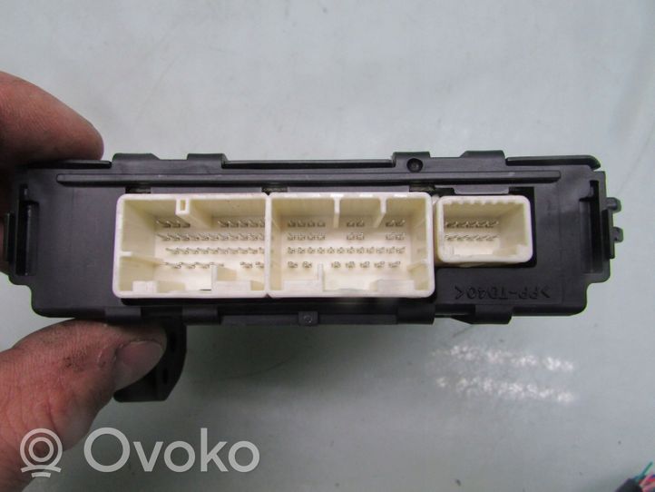 Lexus IS III XE30 Comfort/convenience module 8865053451