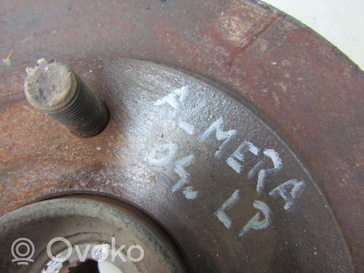 Nissan Almera N16 Etupyörän navan laakerikokoonpano 