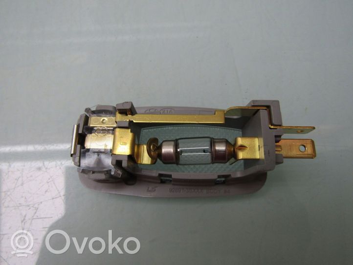 KIA Stonic Lampka podsufitki tylna 928913SXXX