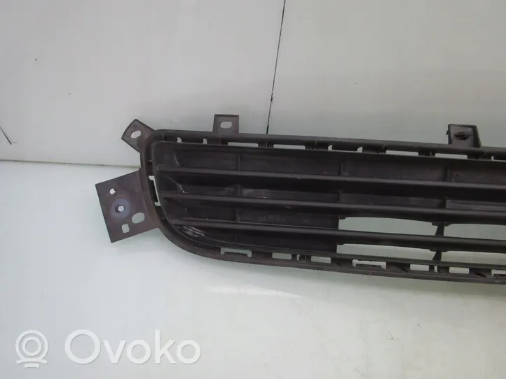 Infiniti Q50 Grille inférieure de pare-chocs avant 