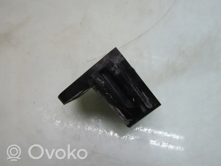 Mazda 3 Radiator mount bracket 