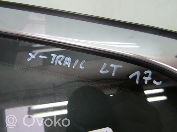 Nissan X-Trail T32 Rear side window/glass 