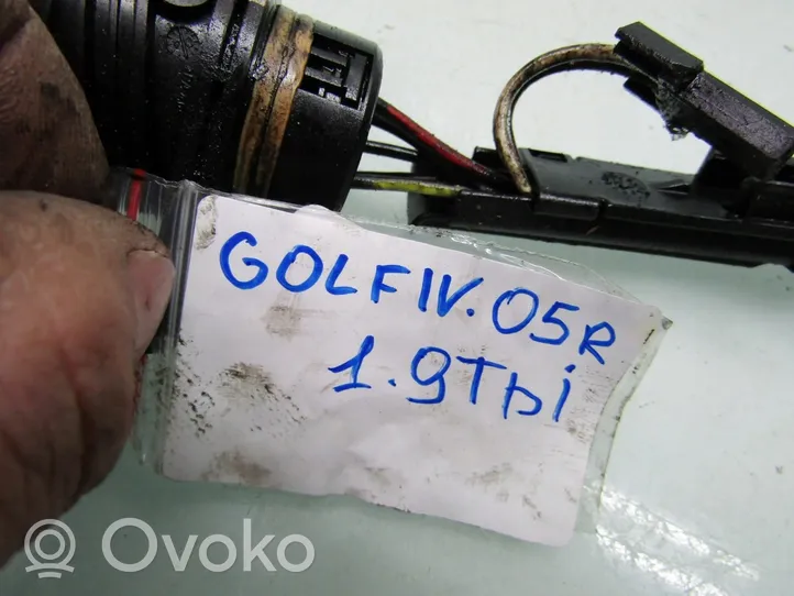 Volkswagen Golf IV Fuel injector wires 