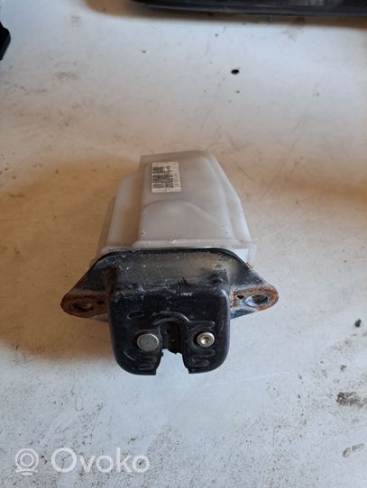 Honda CR-V Loading door lock 