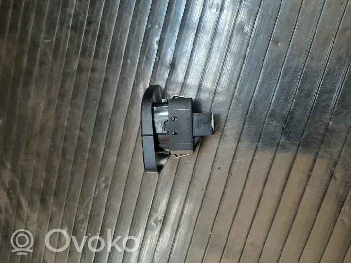 Audi A4 S4 B8 8K Keskuslukituksen kytkin 8K2962108