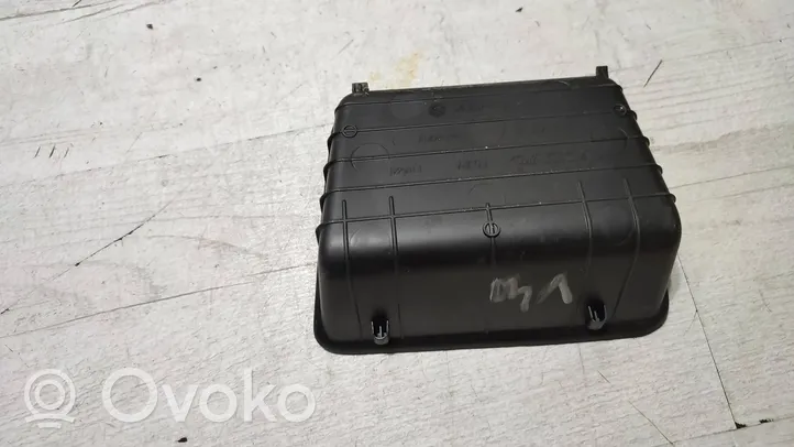 Volvo V40 Panelės stalčiuko/lentinėlės paklotėlis 01302313