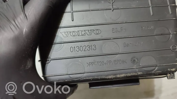 Volvo V40 Panelės stalčiuko/lentinėlės paklotėlis 01302313