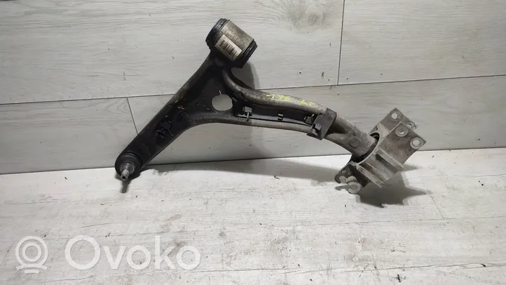 Mercedes-Benz A W176 Fourchette, bras de suspension inférieur avant A2463304700