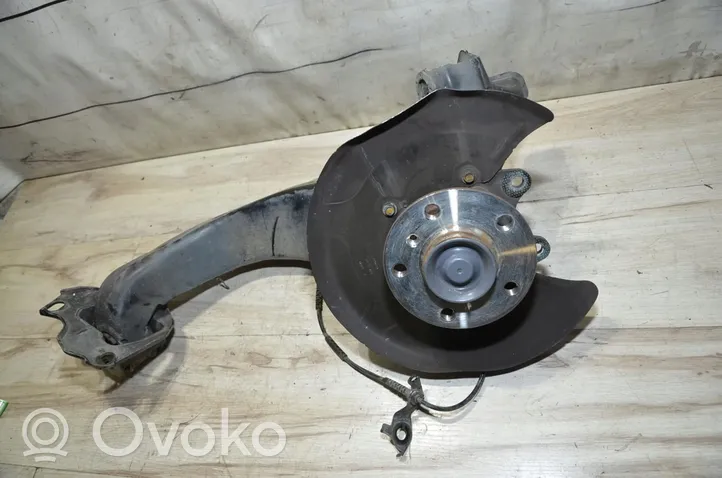 BMW 2 F45 Piasta koła tylnego 2408656