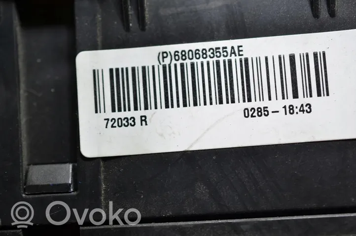 Fiat Freemont Skrzynka bezpieczników / Komplet 68068355AE