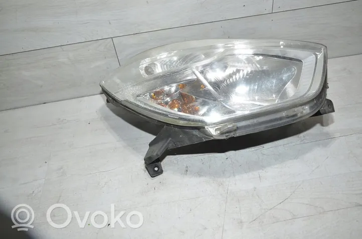 Dacia Lodgy Lampa przednia 