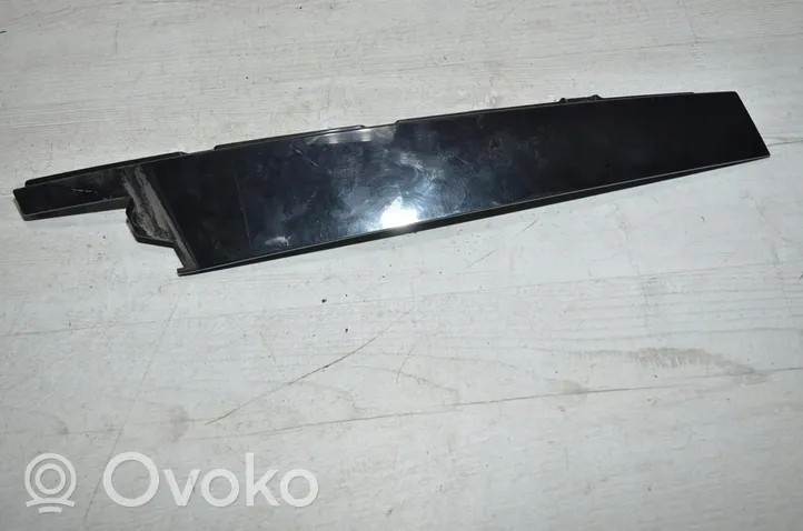 Volvo V40 Moulures des vitres de la porte avant 31463559