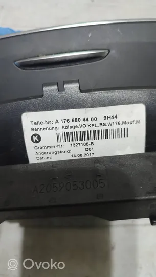 Mercedes-Benz A W176 Popielniczka przednia tunelu środkowego A1766804400