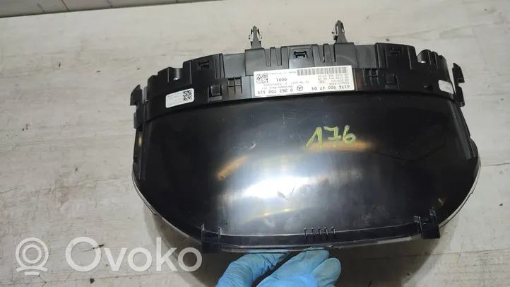 Mercedes-Benz A W176 Kabel licznika / prędkościomierza 3304170071