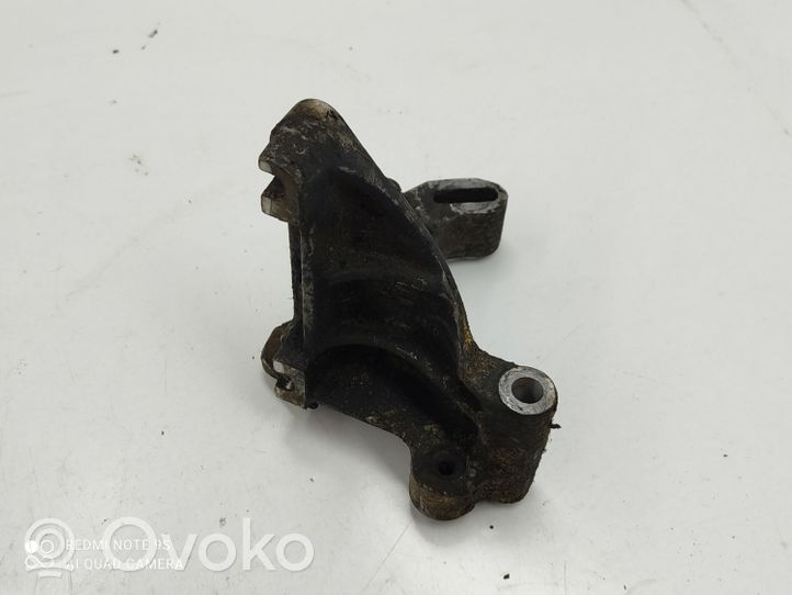 Ford Galaxy Supporto di montaggio della pompa del servosterzo 028145531D