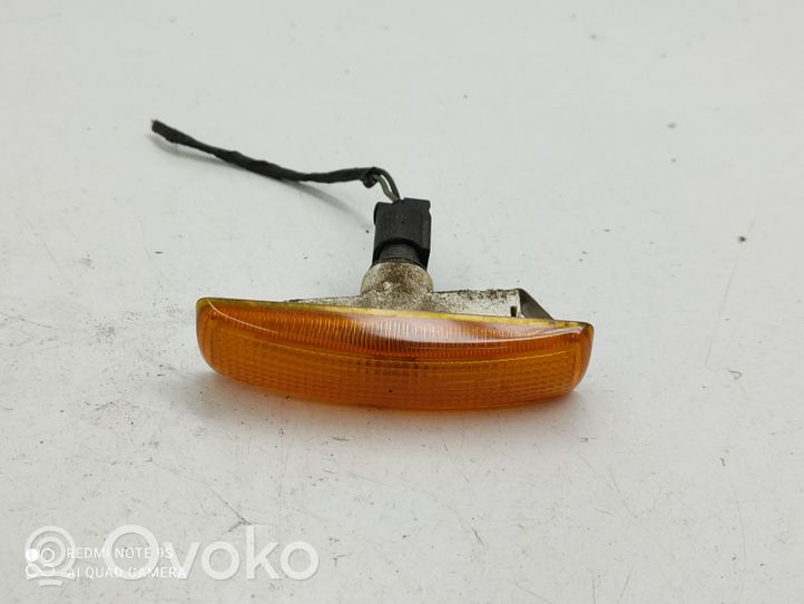 Land Rover Discovery 3 - LR3 Front fender indicator light 
