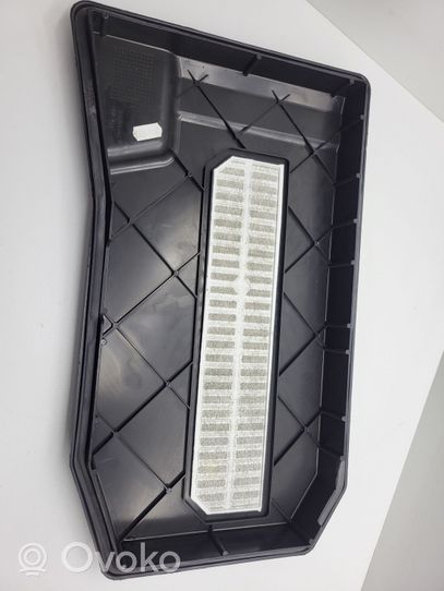 Audi Q7 4L Coperchio/tappo della scatola vassoio della batteria 7L0864643