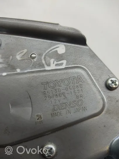 Toyota Avensis T270 Silniczek wycieraczki szyby tylnej 