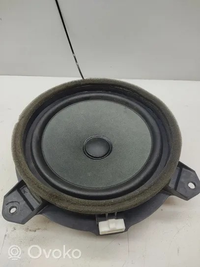 Toyota Avensis T270 Rear door speaker 