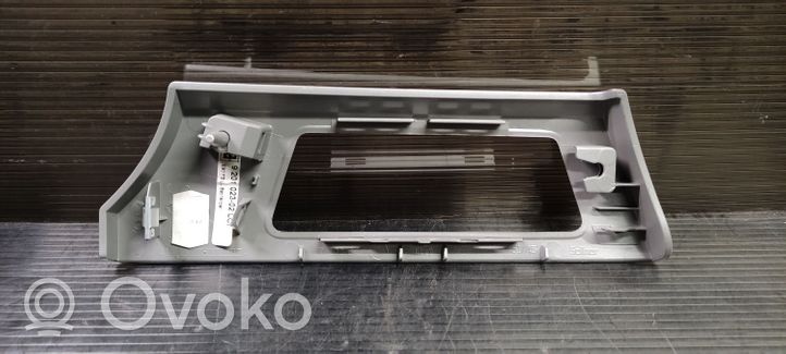 BMW 3 E90 E91 Barra di rivestimento della portiera anteriore 7132847